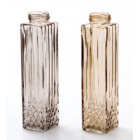 Botella vidrio alta relieve en 2 colores beige o marrón 6x6x24h cm